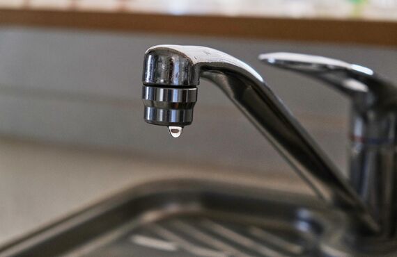 賃貸で水漏れ!?取るべき対応と未然に防ぐ方法